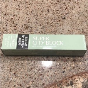 Clinique Super City Block